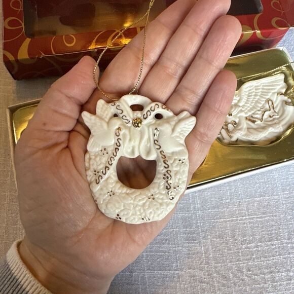 Avon Exclusive 2001 Set of 3 Bisque Porcelain Ornaments/24K Gold Accent - Picture 5 of 10